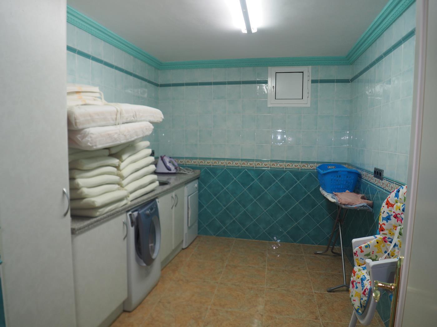  Chalet en venta directa con Plusvillas – C19015* – Villa con 4 dormitorios y 3 baños en Moraira-Teulada, (Costa Blanca), zona Benimeit 