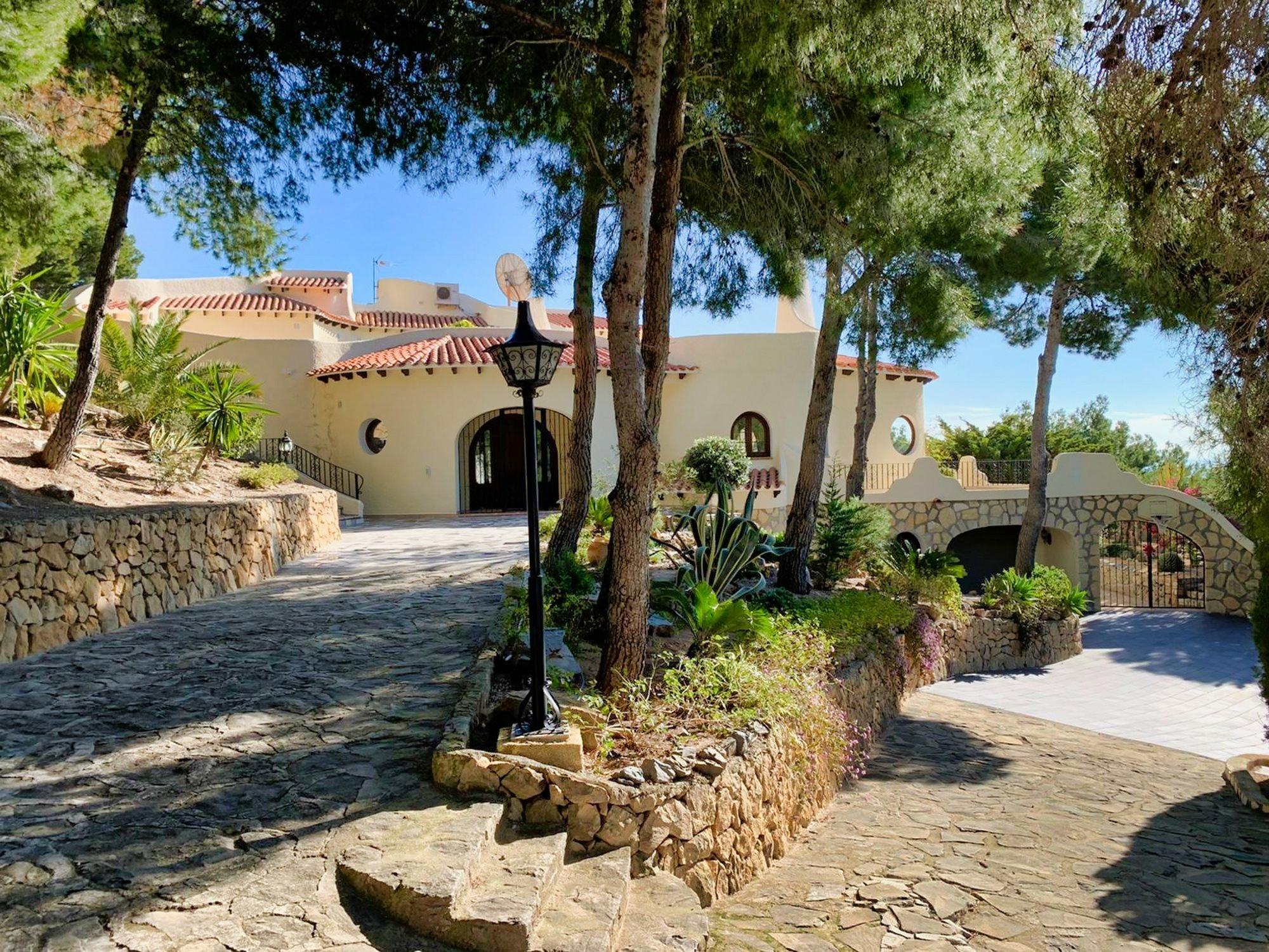  Chalet en venta directa con Plusvillas – C13001* – Villa con 4 dormitorios y 4 baños en Altea, (Costa Blanca), zona Marina Baja 