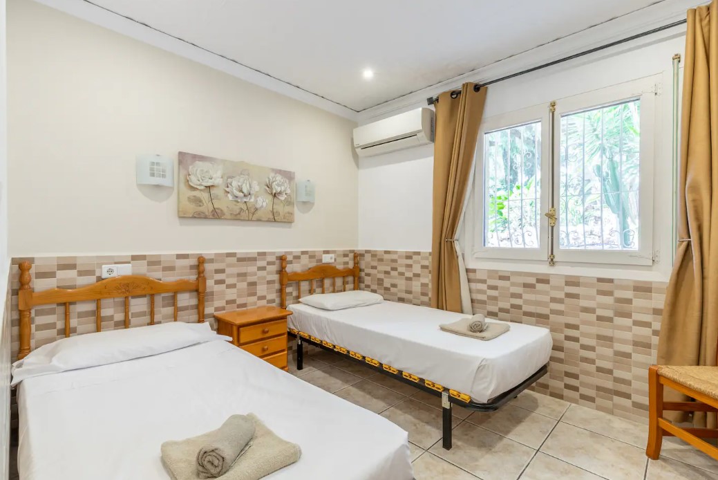  Chalet en venta directa con Plusvillas – C4136* – Villa con 10 dormitorios y 5 baños en Moraira, (Costa Blanca), zona Moraira 