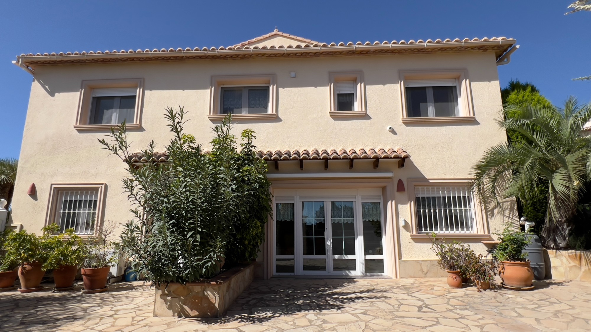  Chalet en venta directa con Plusvillas – C4152* – Villa con 5 dormitorios y 5 baños en Calpe, (Costa Blanca), zona Calpe 
