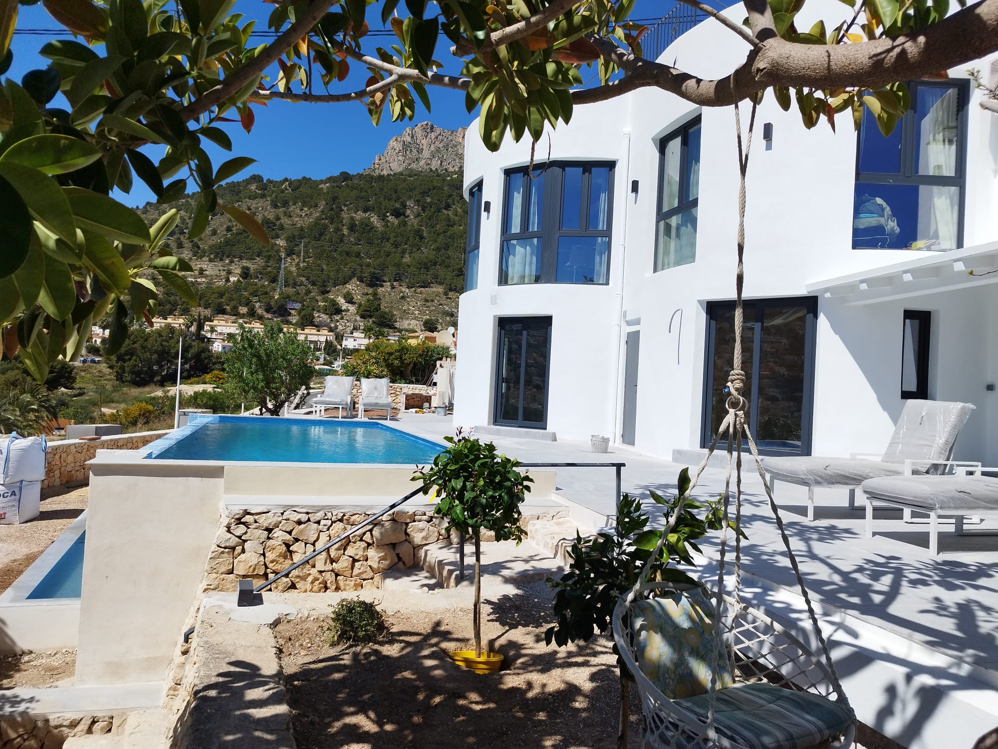  Chalet en venta directa con Plusvillas-C67-Villa renovada de 5 dormitorios dividida en 3 viviendas con vistas al mar, zona Canuta Calpe (Costa Blanca) 