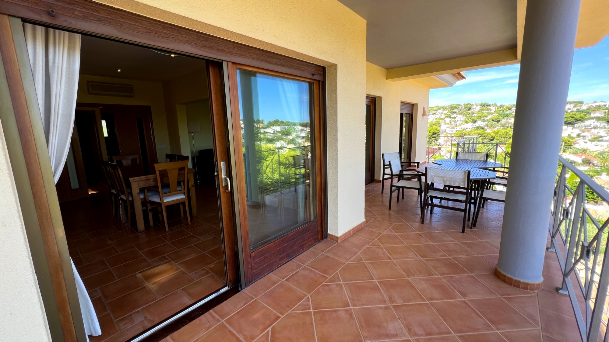  Chalet en venta directa con Plusvillas – C4166* – Villa con 6 dormitorios y 4 baños en Benissa Costa, (Costa Blanca), zona Baladrar 