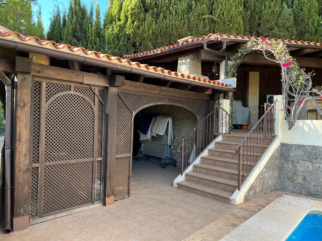  Chalet en venta directa con Plusvillas – C16301* – Villa con 5 dormitorios y 5 baños en Altea la Vella, (Costa Blanca), zona  