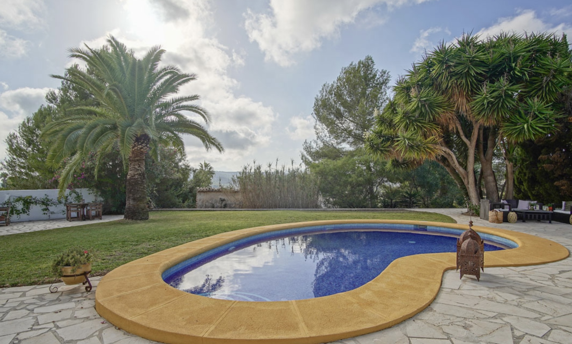  Chalet en venta directa con Plusvillas – C4149* – Villa con 5 dormitorios y 4 baños en Moraira, (Costa Blanca), zona Alcasar 