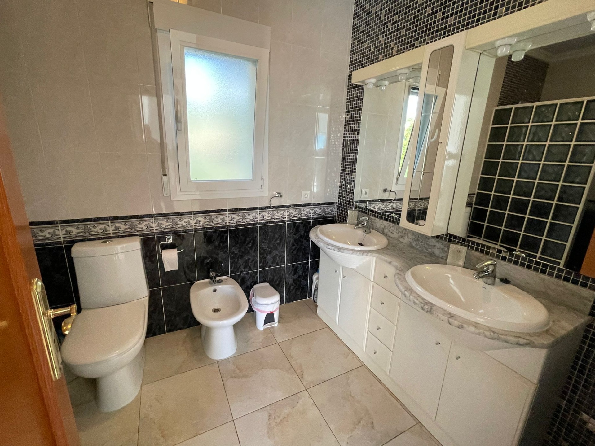  Chalet en venta directa con Plusvillas – C23082* – Villa con 4 dormitorios y 3 baños en Benissa, (Costa Blanca), zona Fanadix 