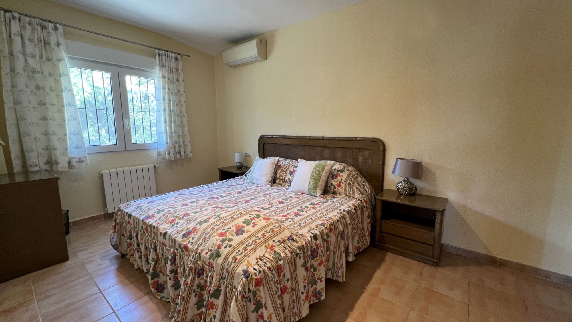  Chalet en venta directa con Plusvillas – C4103* – Villa con 6 dormitorios y 4 baños en Benissa Costa, (Costa Blanca), zona San Jaime 