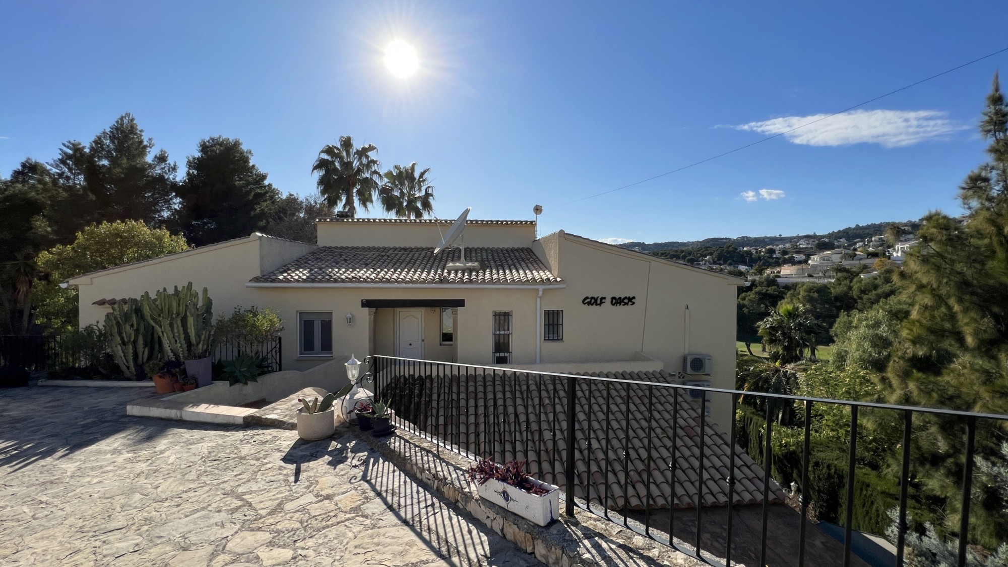  Chalet en venta directa con Plusvillas – C4103* – Villa con 6 dormitorios y 4 baños en Benissa Costa, (Costa Blanca), zona San Jaime 