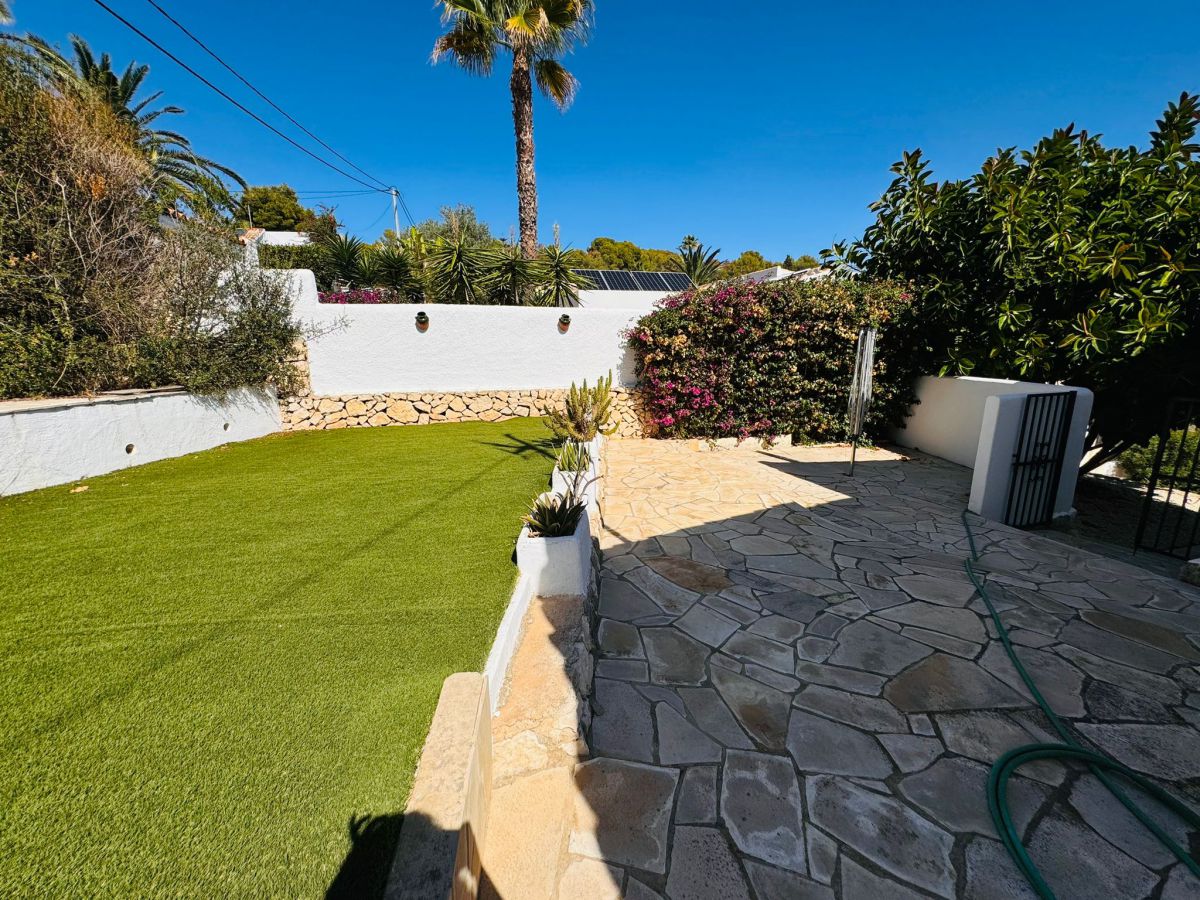  Chalet en venta directa con Plusvillas – C38019* – Villa con 3 dormitorios y 2 baños en Benissa, (Costa Blanca), zona La Fustera 