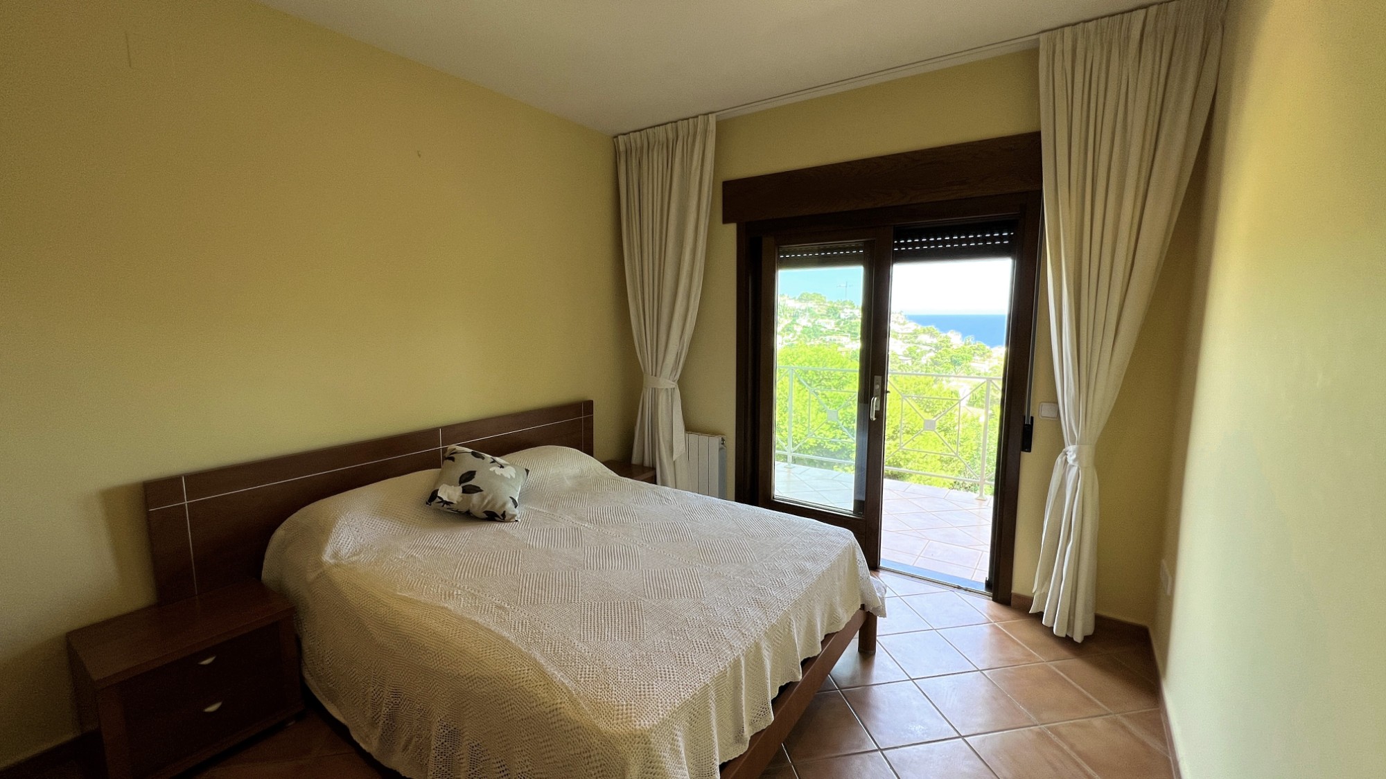  Chalet en venta directa con Plusvillas – C4166* – Villa con 6 dormitorios y 4 baños en Benissa Costa, (Costa Blanca), zona Baladrar 