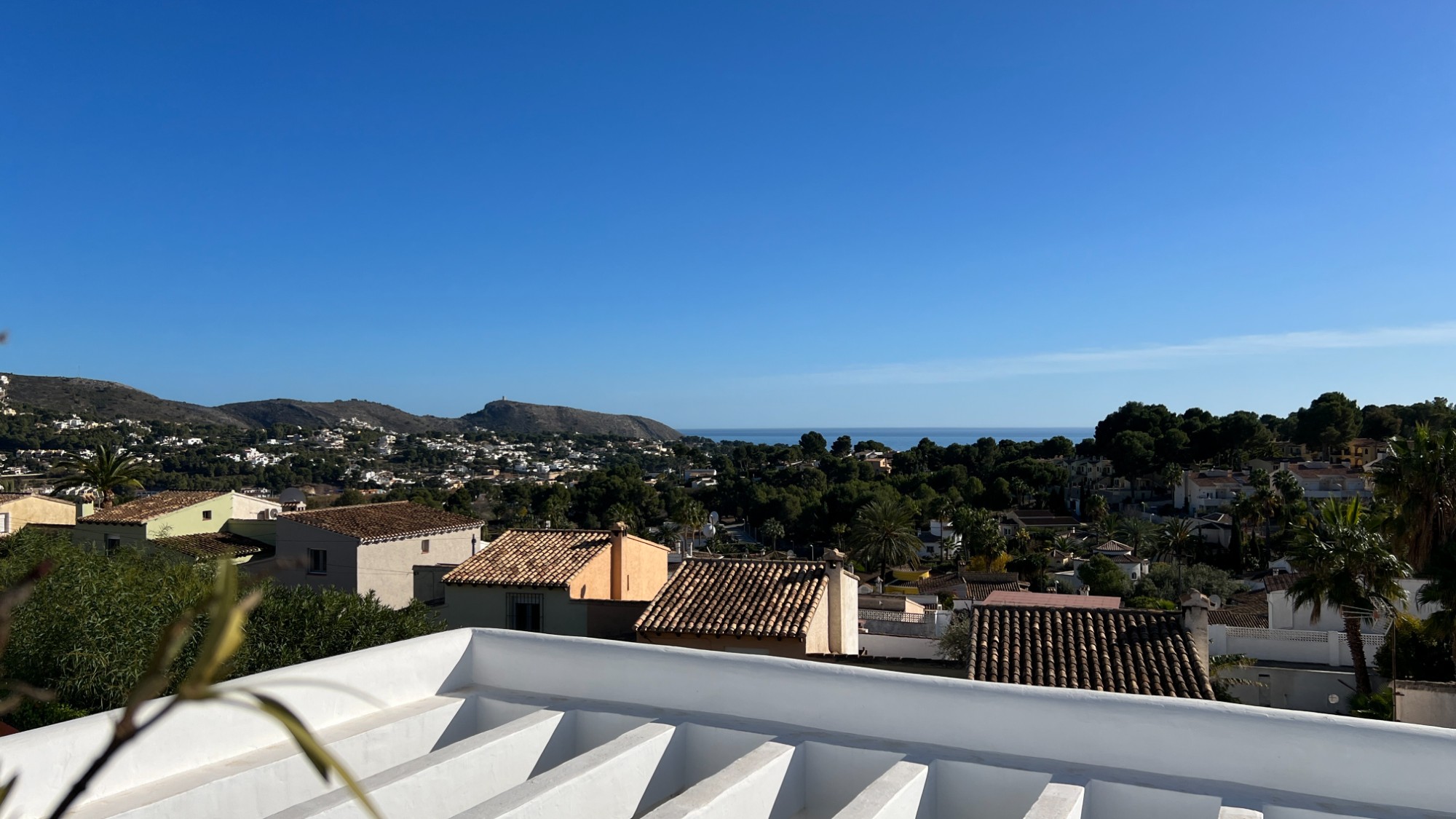  Chalet en venta directa con Plusvillas – C4140* – Villa con 3 dormitorios y 3 baños en Moraira, (Costa Blanca), zona La Sabatera 