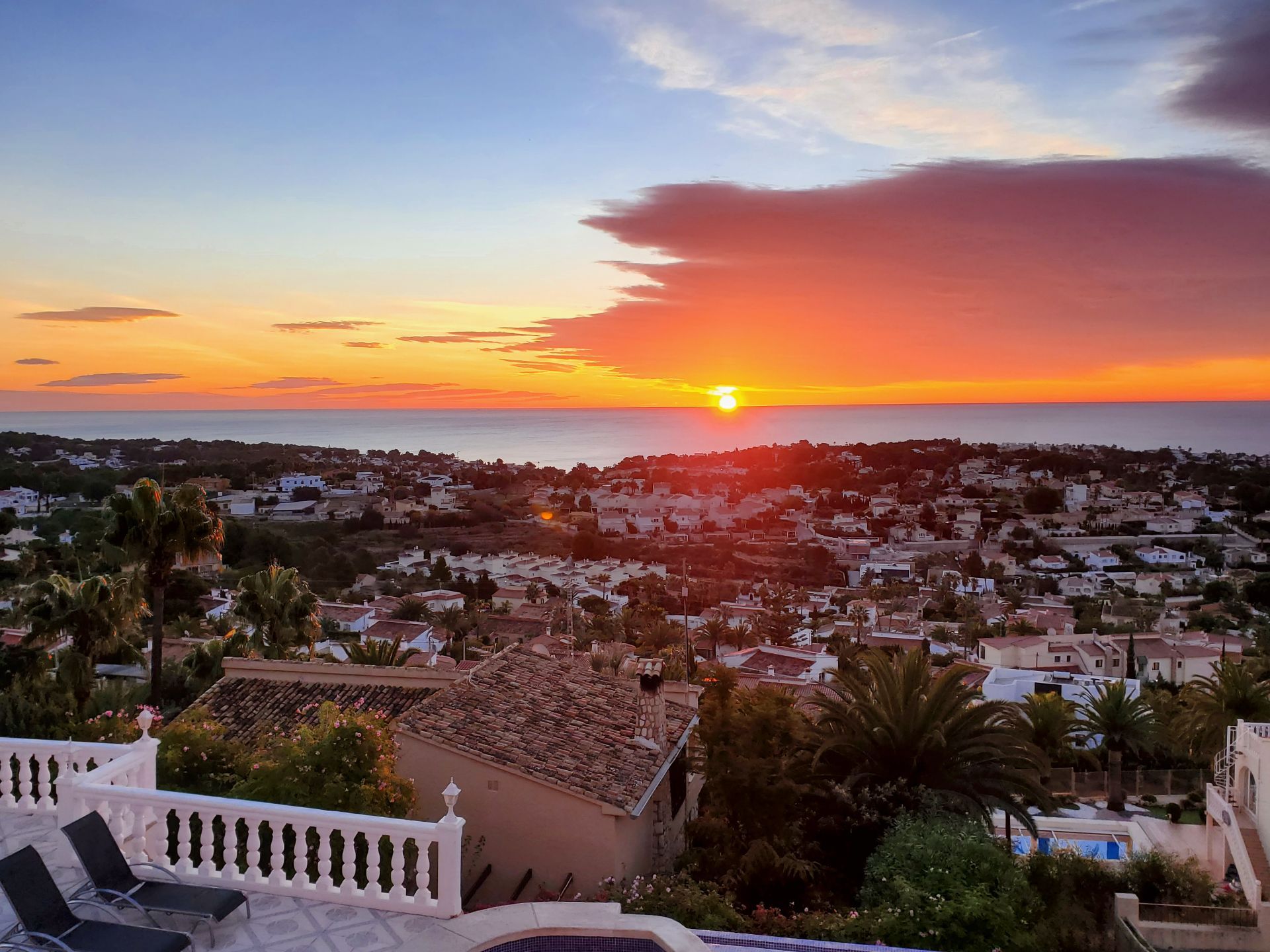  Chalet en venta directa con Plusvillas – C20008* – Villa con 4 dormitorios y 4 baños en Calpe, (Costa Blanca), zona Tosal de la Cometa 