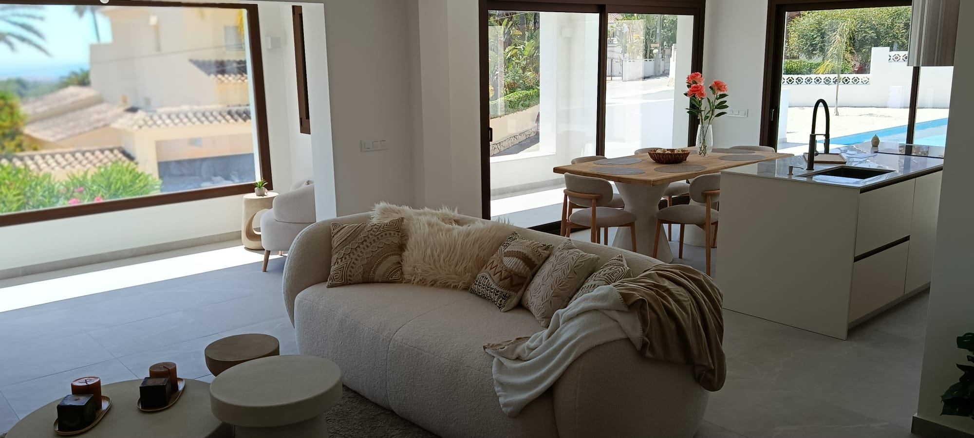  Chalet en venta directa con Plusvillas – C36303* – Villa con 4 dormitorios y 2 baños en Moraira, (Costa Blanca), zona  
