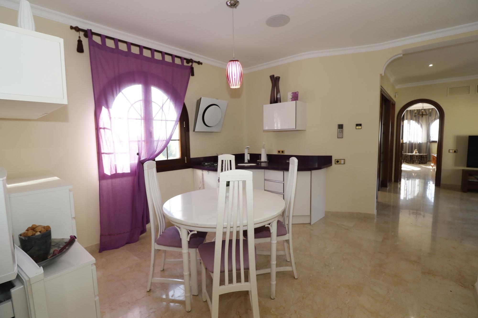  Chalet en venta directa con Plusvillas – C13001* – Villa con 4 dormitorios y 4 baños en Altea, (Costa Blanca), zona Marina Baja 
