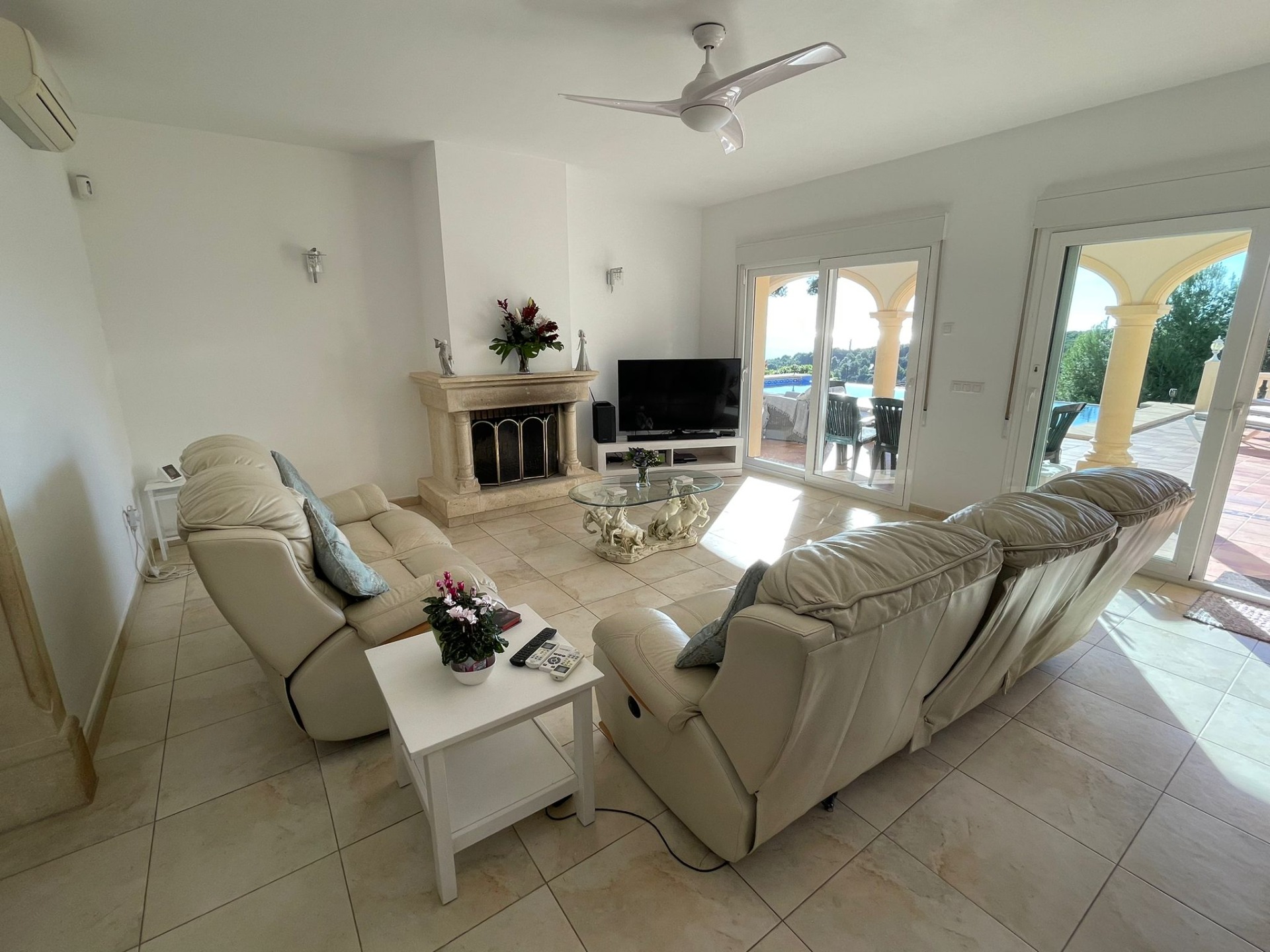  Chalet en venta directa con Plusvillas – C23082* – Villa con 4 dormitorios y 3 baños en Benissa, (Costa Blanca), zona Fanadix 