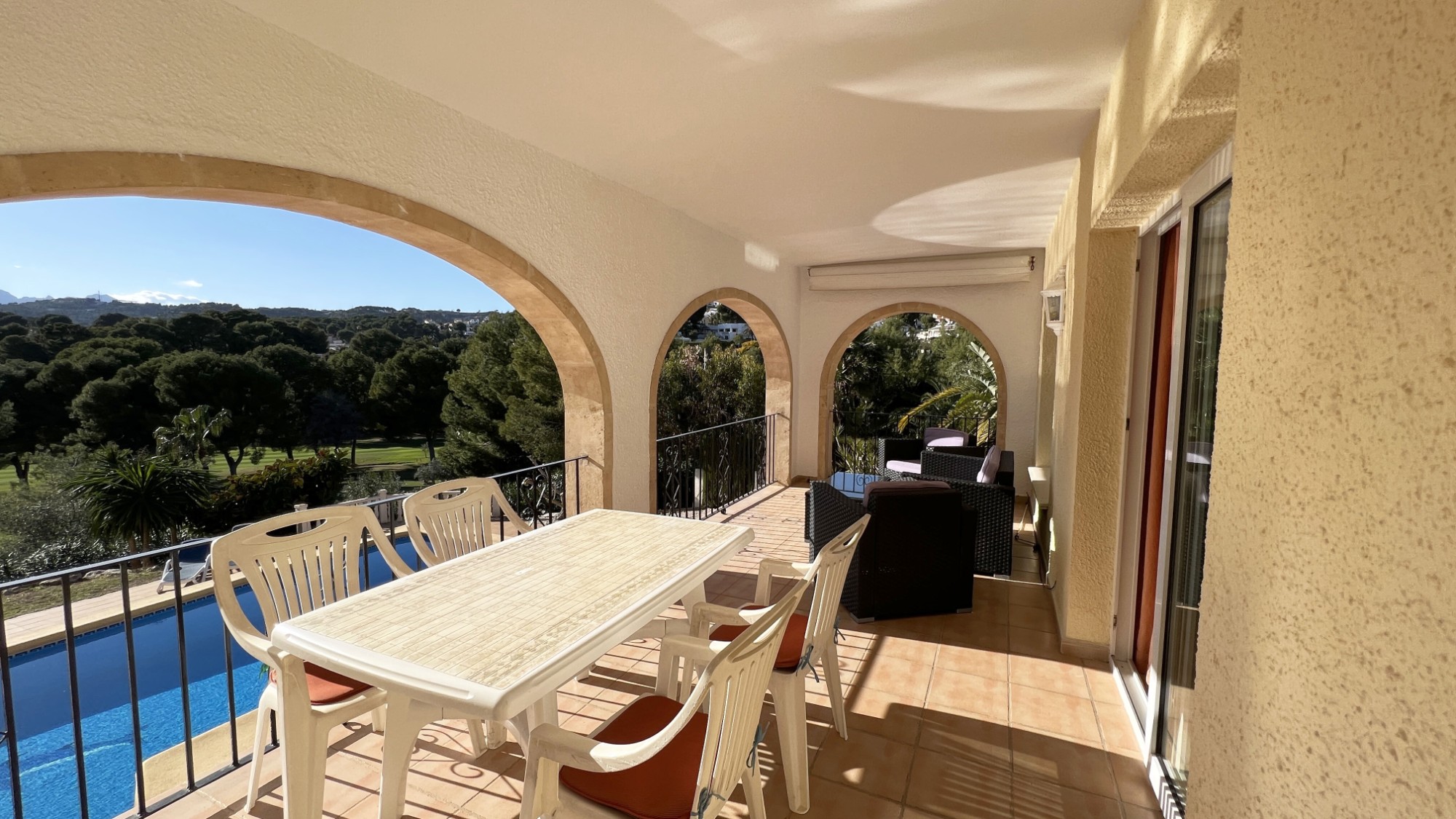  Chalet en venta directa con Plusvillas – C4103* – Villa con 6 dormitorios y 4 baños en Benissa Costa, (Costa Blanca), zona San Jaime 