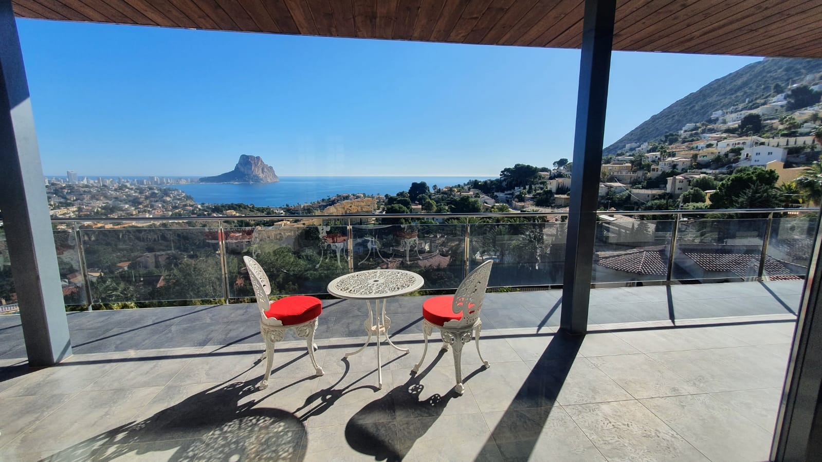  Chalet en venta directa con Plusvillas – C23077* – Villa con 5 dormitorios y 8 baños en Calpe, (Costa Blanca), zona Maryvilla 