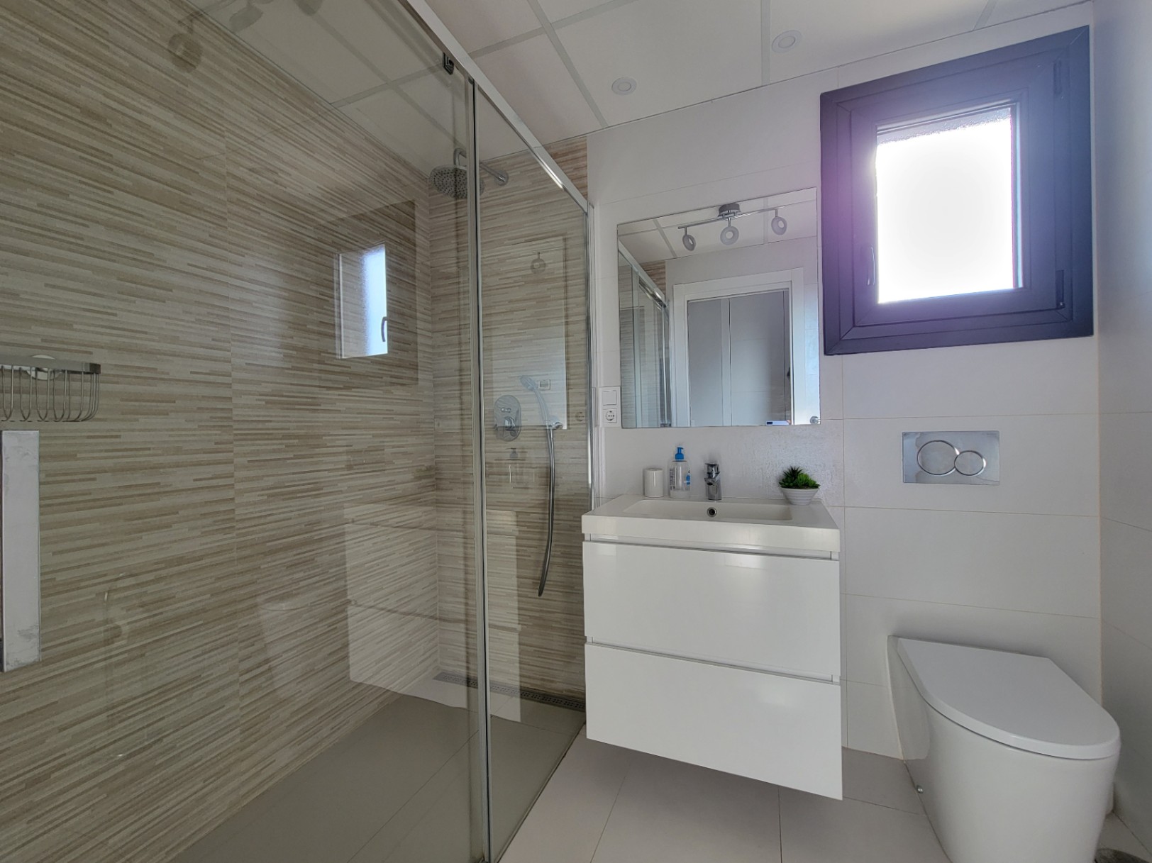  Apartamento en venta directa con Plusvillas – A34024* – Bonito apartamento de 2 dormitorios y 2 baños., (Costa Blanca), zona  