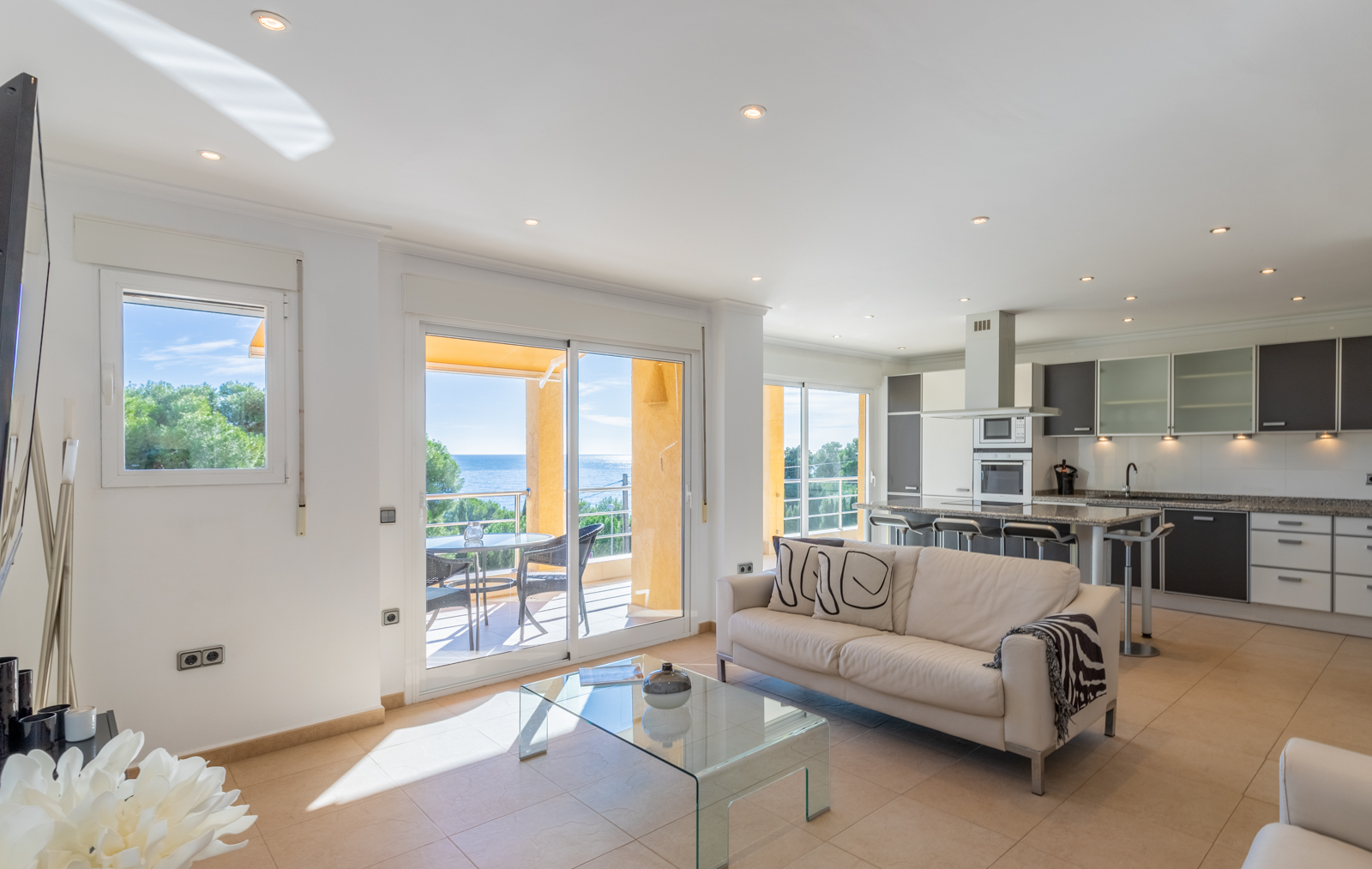  Chalet en venta directa con Plusvillas – C27004* – Villa con 3 dormitorios y 3 baños en Benissa, (Costa Blanca), zona 2ª linea 