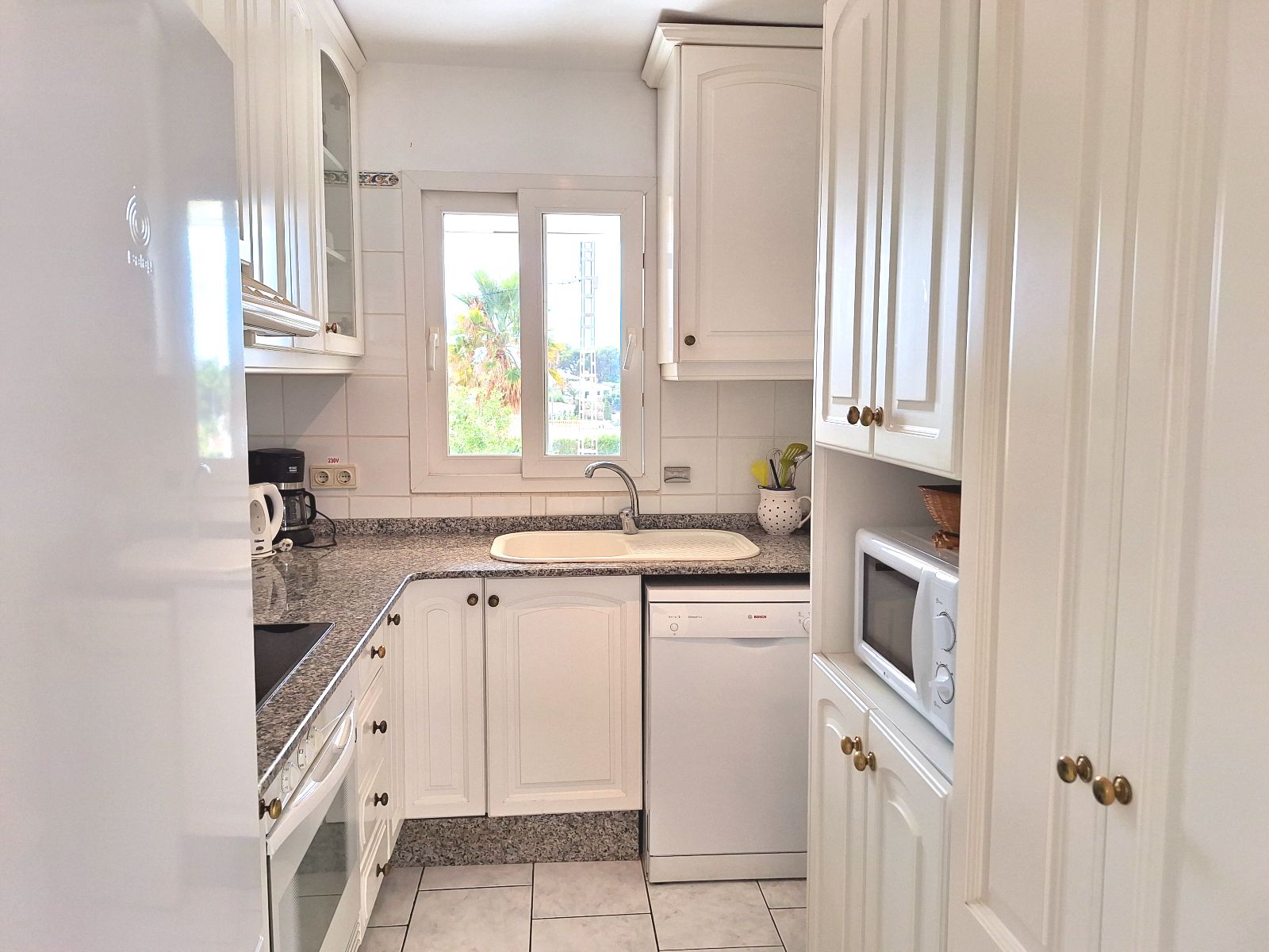  Chalet en venta directa con Plusvillas – C35035* – Villa con 4 dormitorios y 2 baños en Calpe, (Costa Blanca), zona Urbanizaciones 