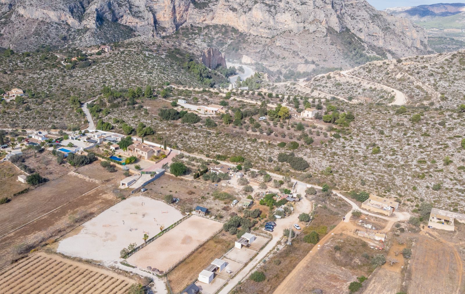  Chalet en venta directa con Plusvillas – C27018* – Villa con 2 dormitorios y 2 baños en Teulada, (Costa Blanca), zona Campo 