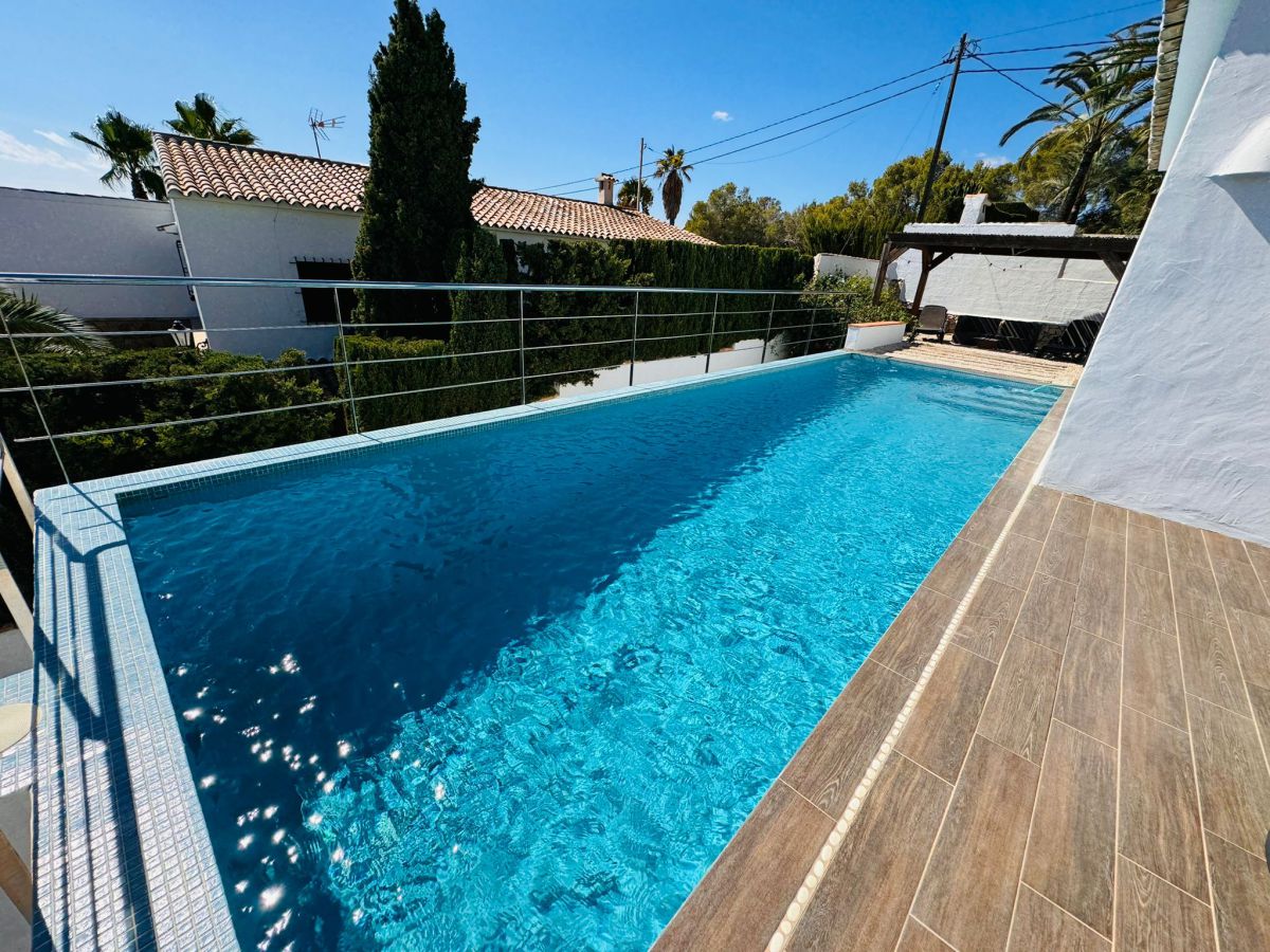  Chalet en venta directa con Plusvillas – C38019* – Villa con 3 dormitorios y 2 baños en Benissa, (Costa Blanca), zona La Fustera 