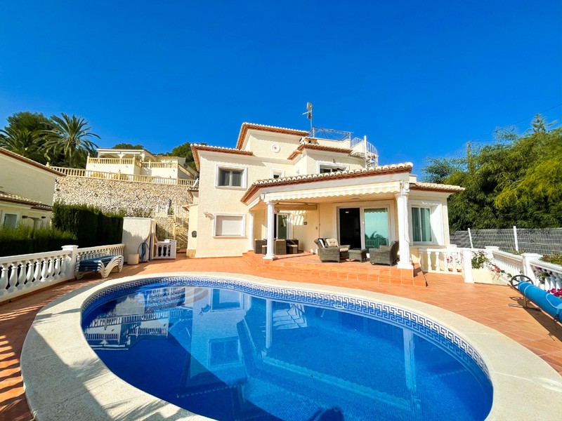  Chalet en venta directa con Plusvillas - C579 - Villa de 3 dormitorios con vistas al mar en la costa de Benissa (Costa Blanca) 