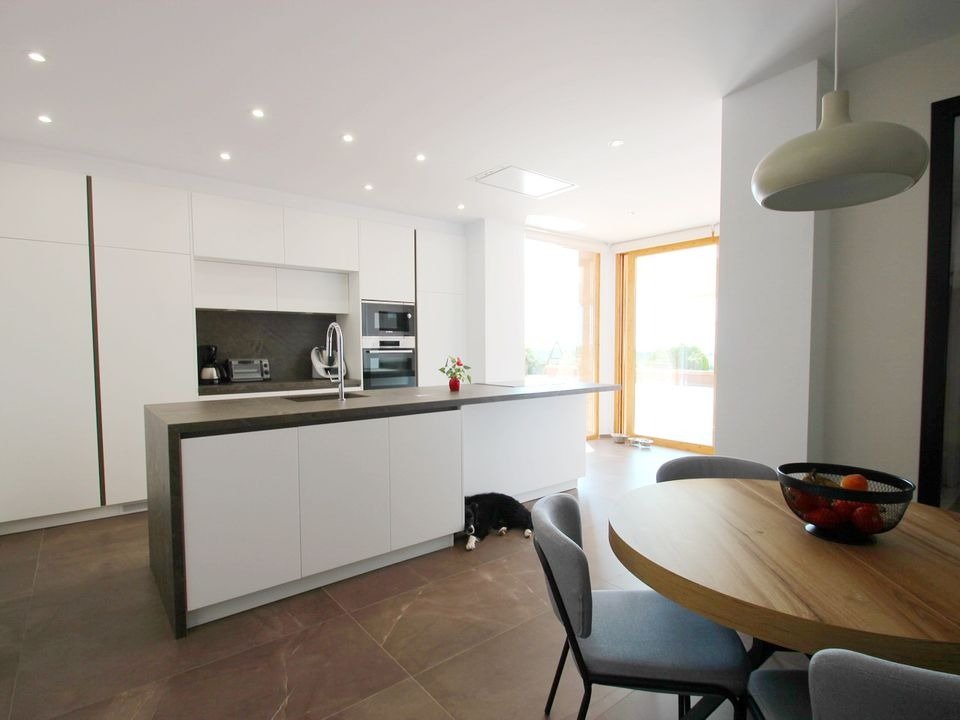  Chalet en venta directa con Plusvillas – C23088* – Villa con 5 dormitorios y 5 baños en Calpe, (Costa Blanca), zona Calpe 