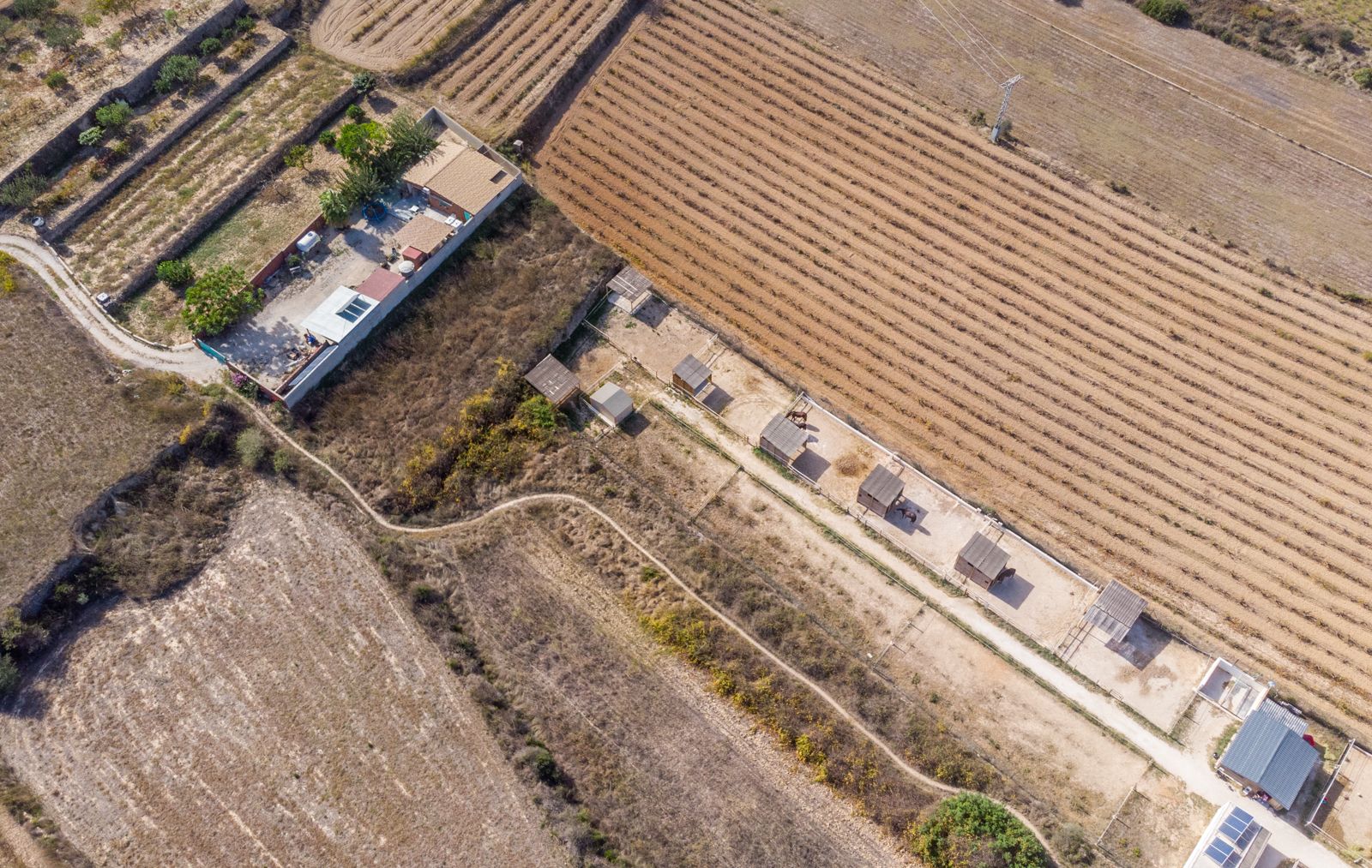  Chalet en venta directa con Plusvillas – C27018* – Villa con 2 dormitorios y 2 baños en Teulada, (Costa Blanca), zona Campo 