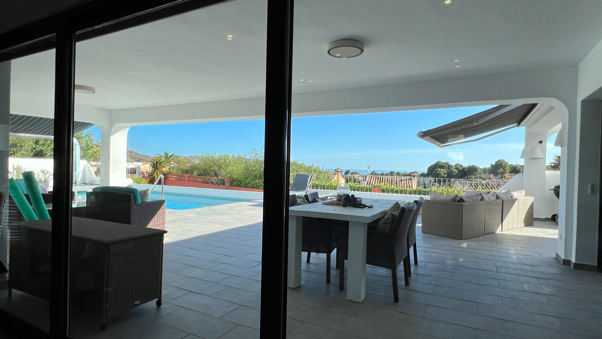  Chalet en venta directa con Plusvillas – C4140* – Villa con 3 dormitorios y 3 baños en Moraira, (Costa Blanca), zona La Sabatera 