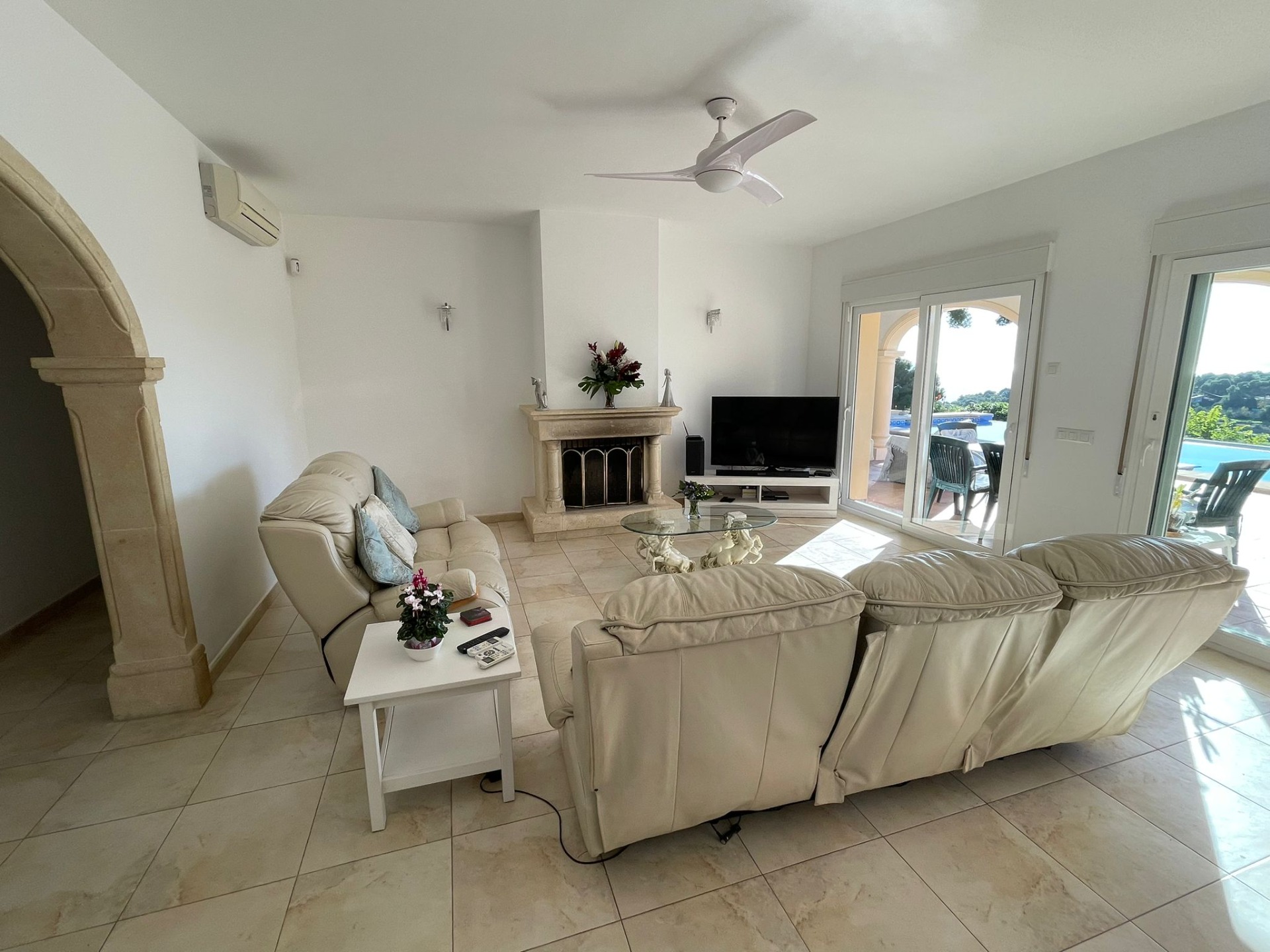  Chalet en venta directa con Plusvillas – C23082* – Villa con 4 dormitorios y 3 baños en Benissa, (Costa Blanca), zona Fanadix 