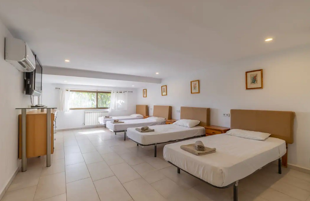  Chalet en venta directa con Plusvillas – C4136* – Villa con 10 dormitorios y 5 baños en Moraira, (Costa Blanca), zona Moraira 