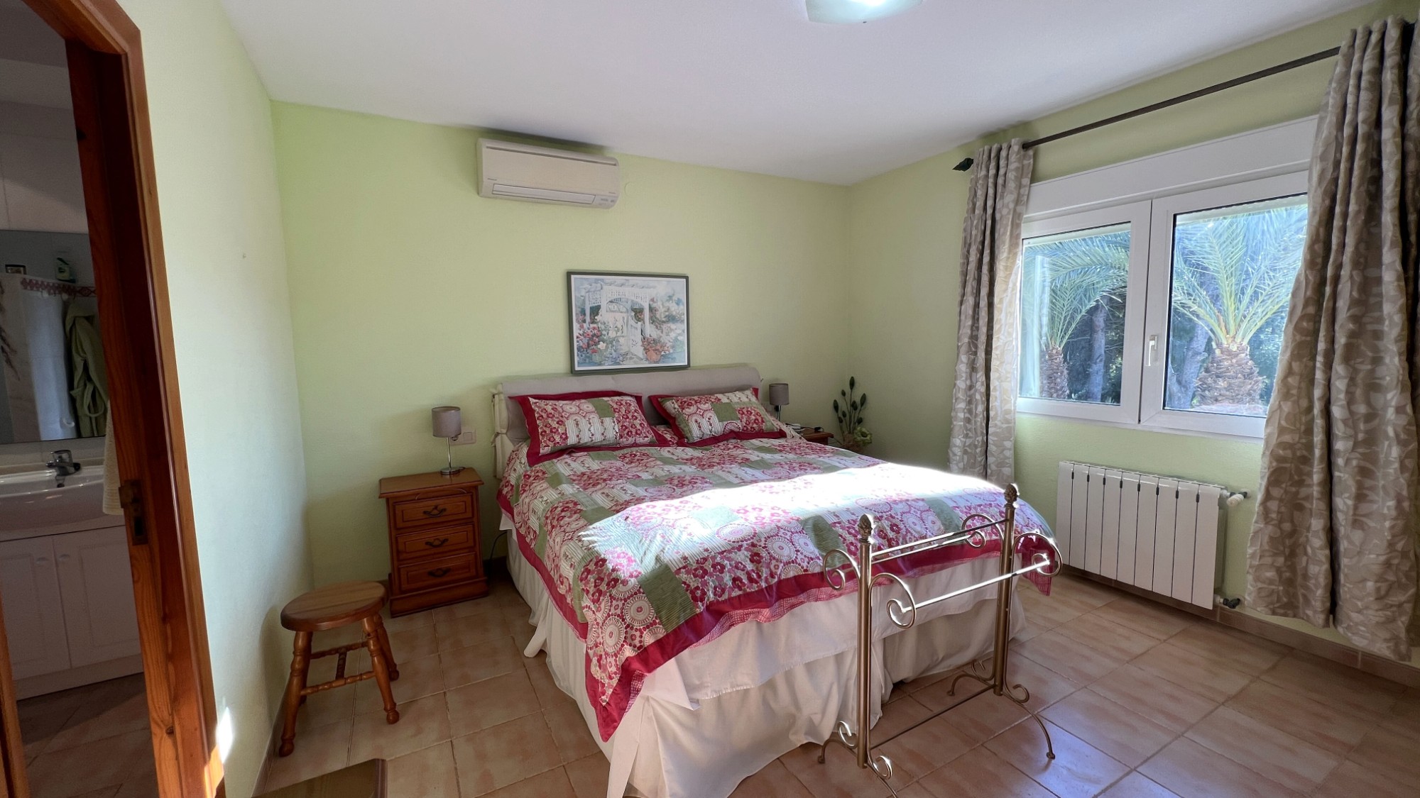  Chalet en venta directa con Plusvillas – C4103* – Villa con 6 dormitorios y 4 baños en Benissa Costa, (Costa Blanca), zona San Jaime 