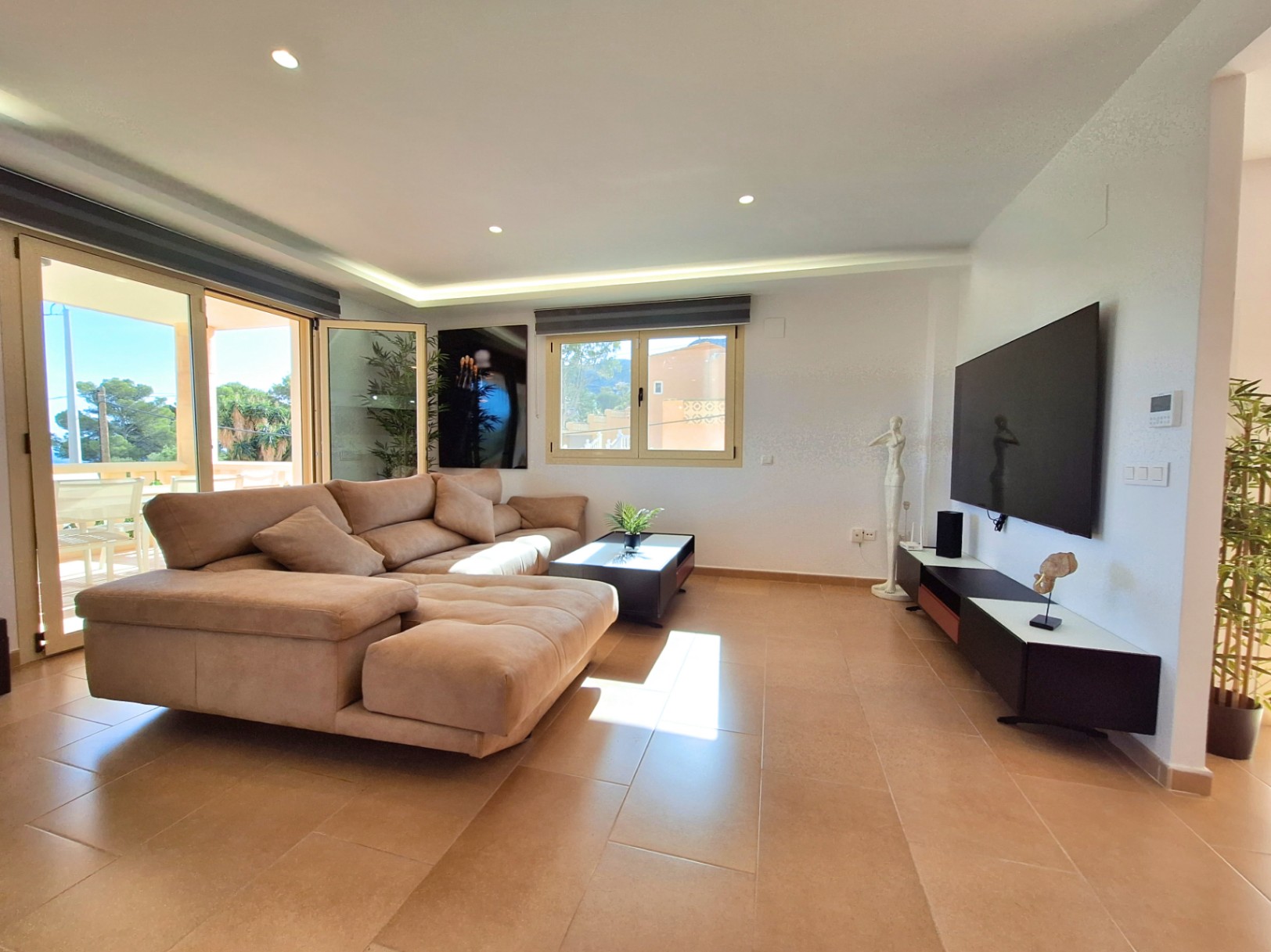  Chalet en venta directa con Plusvillas – C35041* – Villa con 6 dormitorios y 4 baños en Calpe, (Costa Blanca), zona Zona Residencial 