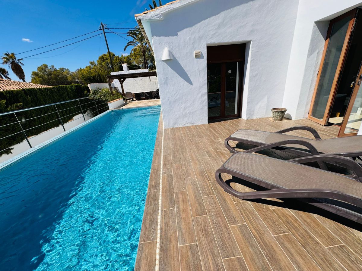  Chalet en venta directa con Plusvillas – C38019* – Villa con 3 dormitorios y 2 baños en Benissa, (Costa Blanca), zona La Fustera 