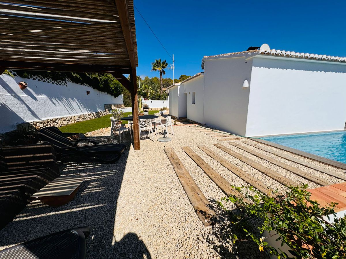  Chalet en venta directa con Plusvillas – C38019* – Villa con 3 dormitorios y 2 baños en Benissa, (Costa Blanca), zona La Fustera 