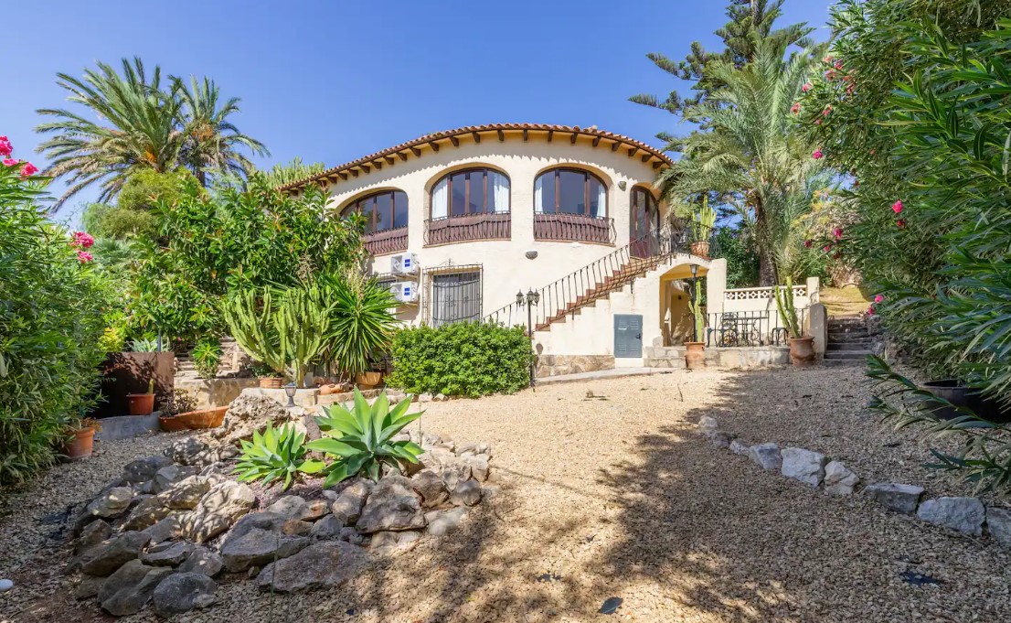  Chalet en venta directa con Plusvillas – C4136* – Villa con 10 dormitorios y 5 baños en Moraira, (Costa Blanca), zona Moraira 