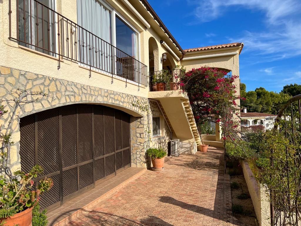  Chalet en venta directa con Plusvillas – C16301* – Villa con 5 dormitorios y 5 baños en Altea la Vella, (Costa Blanca), zona  