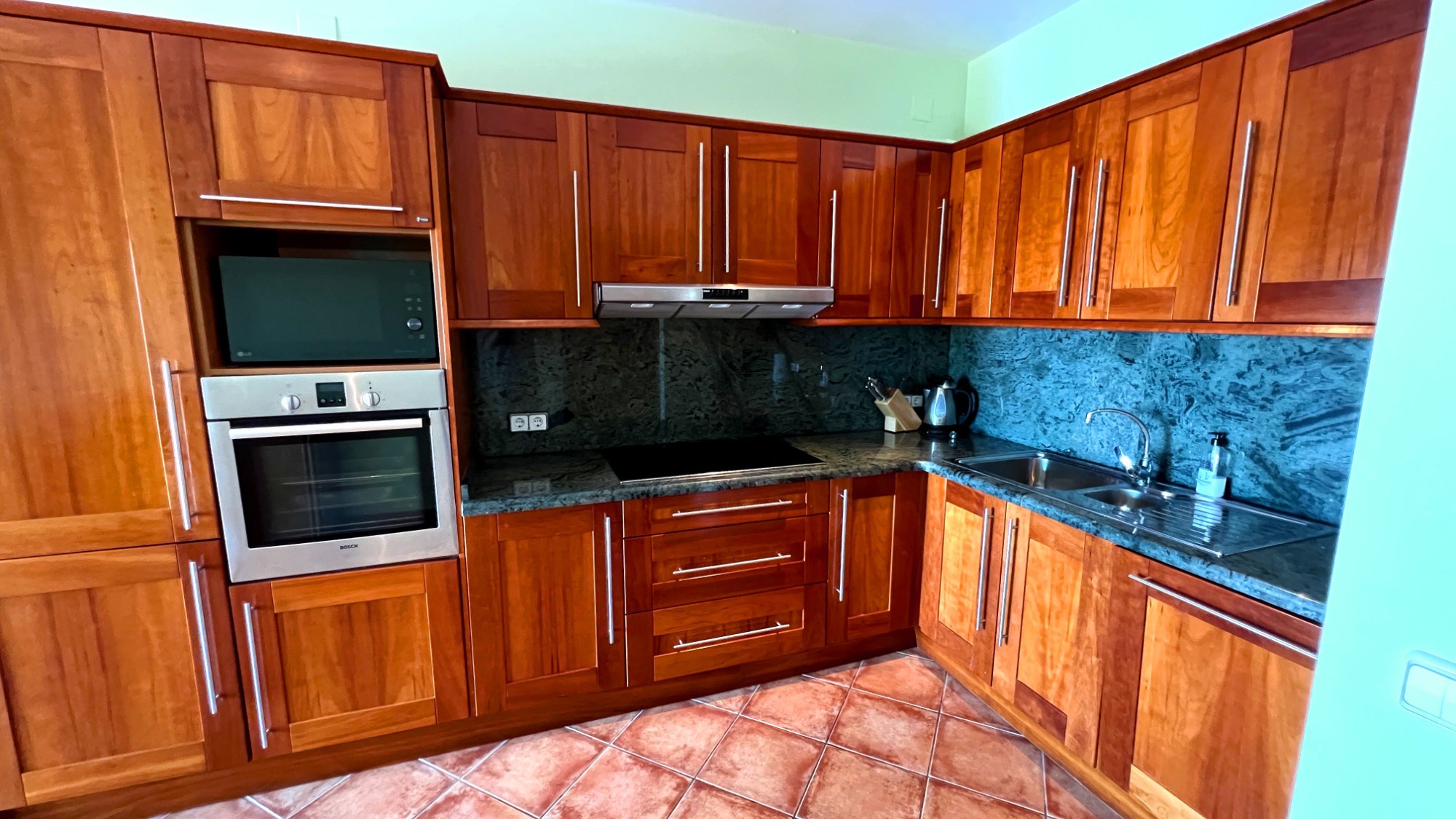  Chalet en venta directa con Plusvillas – C4166* – Villa con 6 dormitorios y 4 baños en Benissa Costa, (Costa Blanca), zona Baladrar 