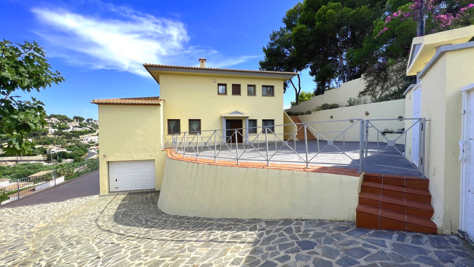  Chalet en venta directa con Plusvillas – C4166* – Villa con 6 dormitorios y 4 baños en Benissa Costa, (Costa Blanca), zona Baladrar 