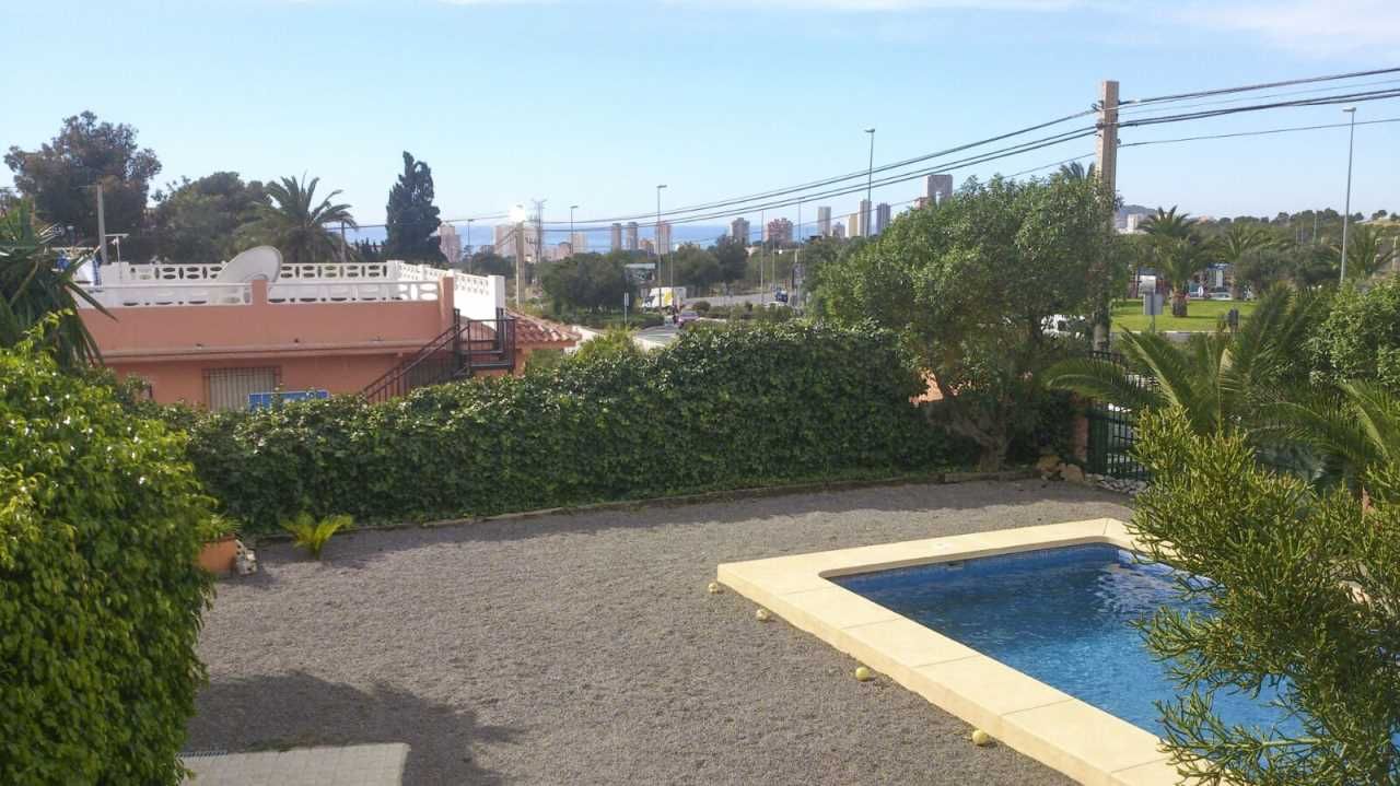  Chalet en venta directa con Plusvillas – C17310* – Villa con 4 dormitorios y 3 baños en Benidorm, (Costa Blanca), zona Rincon de Loix 