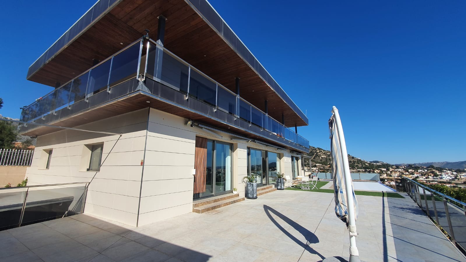  Chalet en venta directa con Plusvillas – C23077* – Villa con 5 dormitorios y 8 baños en Calpe, (Costa Blanca), zona Maryvilla 