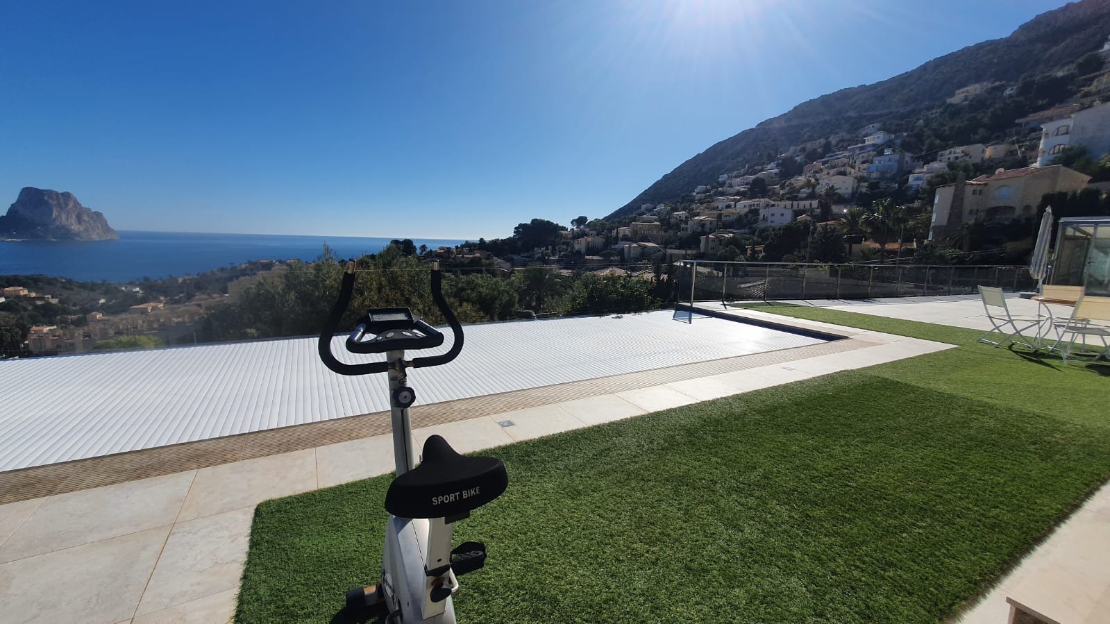  Chalet en venta directa con Plusvillas – C23077* – Villa con 5 dormitorios y 8 baños en Calpe, (Costa Blanca), zona Maryvilla 