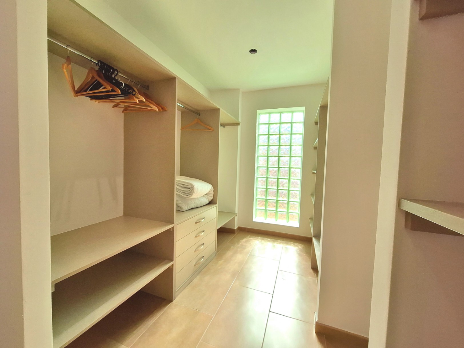  Chalet en venta directa con Plusvillas – C35041* – Villa con 6 dormitorios y 4 baños en Calpe, (Costa Blanca), zona Zona Residencial 