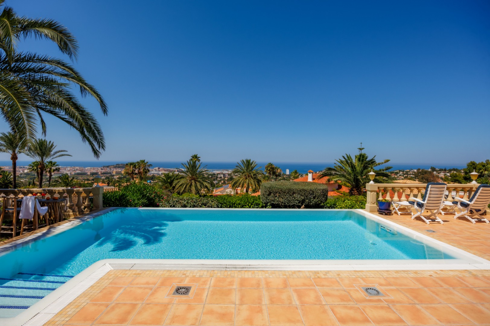  Chalet en venta directa con Plusvillas – C36305* – Villa con 3 dormitorios y 2 baños en Denia, (Costa Blanca), zona Montgo 