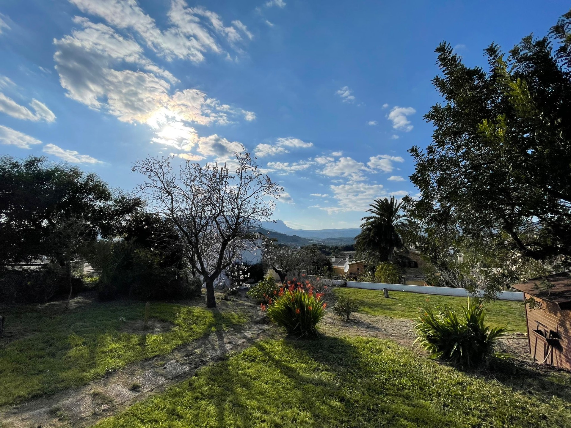  Chalet en venta directa con Plusvillas – C23083* – Villa con 3 dormitorios y 1 baños en Calpe, (Costa Blanca), zona Tosal de cometa 