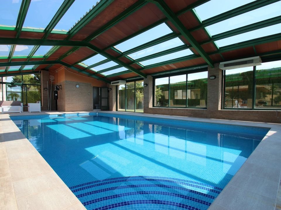  Chalet en venta directa con Plusvillas – C23088* – Villa con 5 dormitorios y 5 baños en Calpe, (Costa Blanca), zona Calpe 