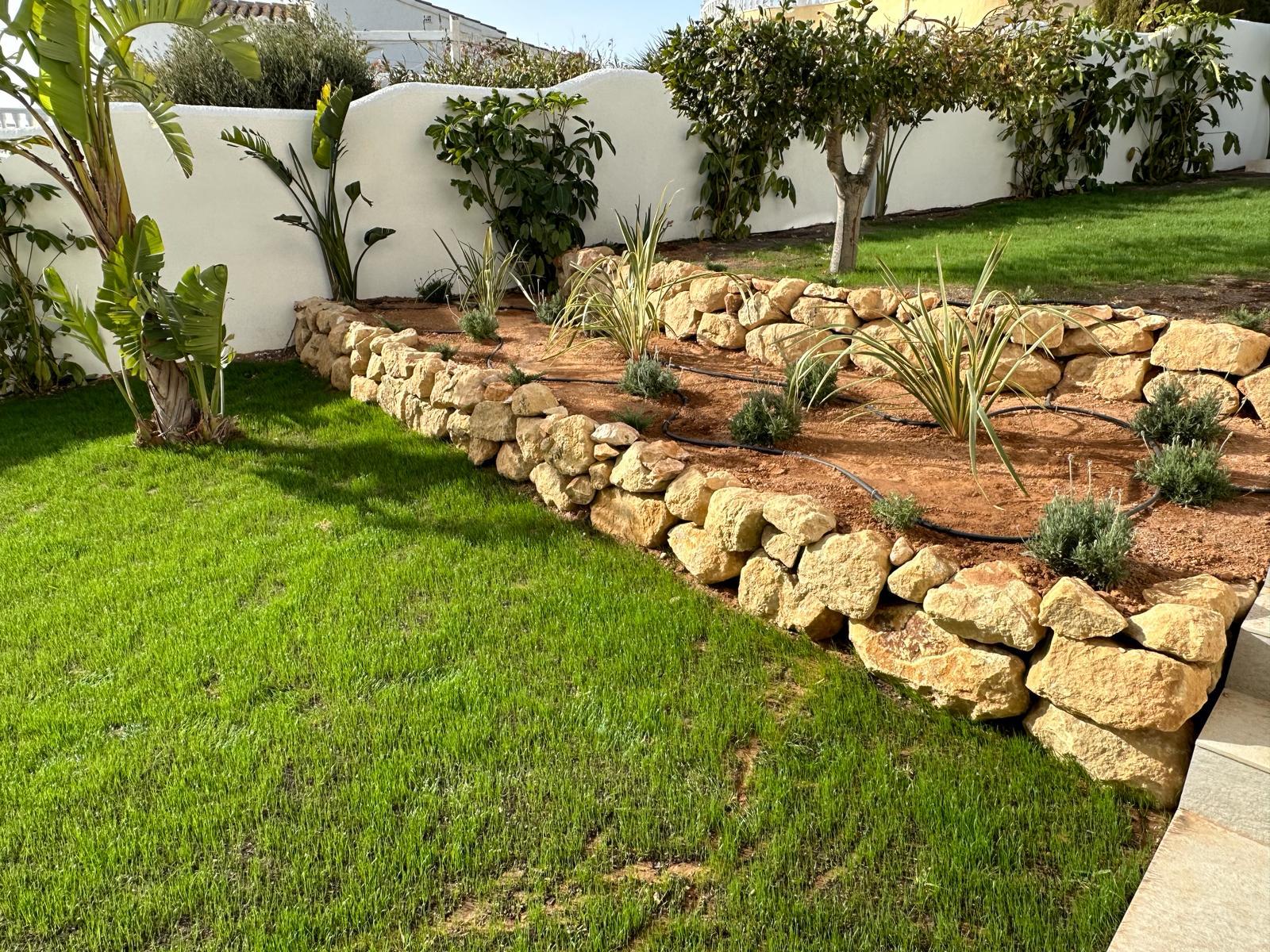  Chalet en venta con plusvillas -C121- Villas de 5 dormitorios en la Cumbre del sol con bonitas vistas al mar (Costa Blanca) 