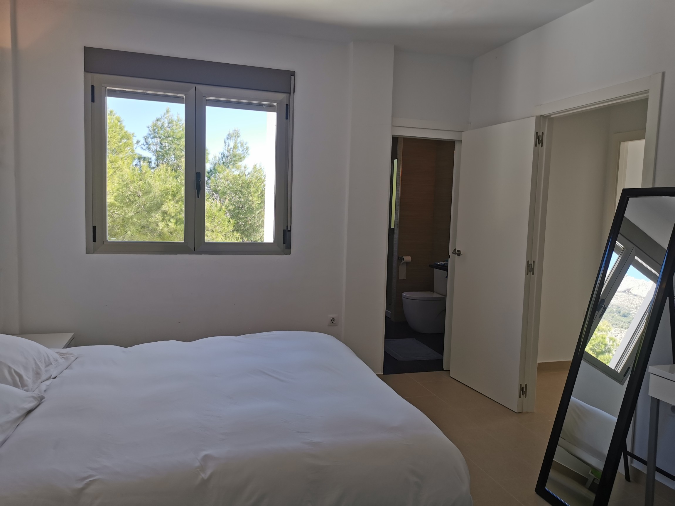  Villa en venta directa con PLUSVILLAS -C991- Villa de 5 dormitorios y 5 baños en Altea  