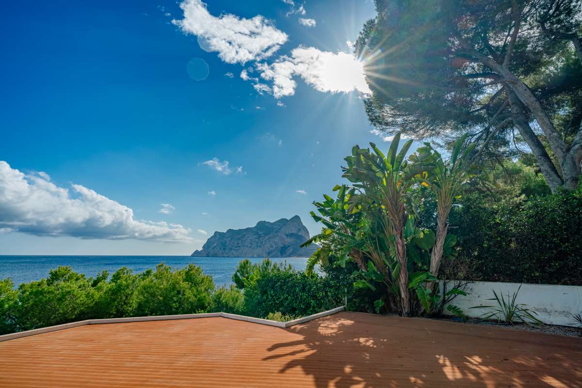  Chalet en venta directa con Plusvillas – C22035* – Villa con 5 dormitorios y 5 baños en Calpe, (Costa Blanca), zona Calpe 