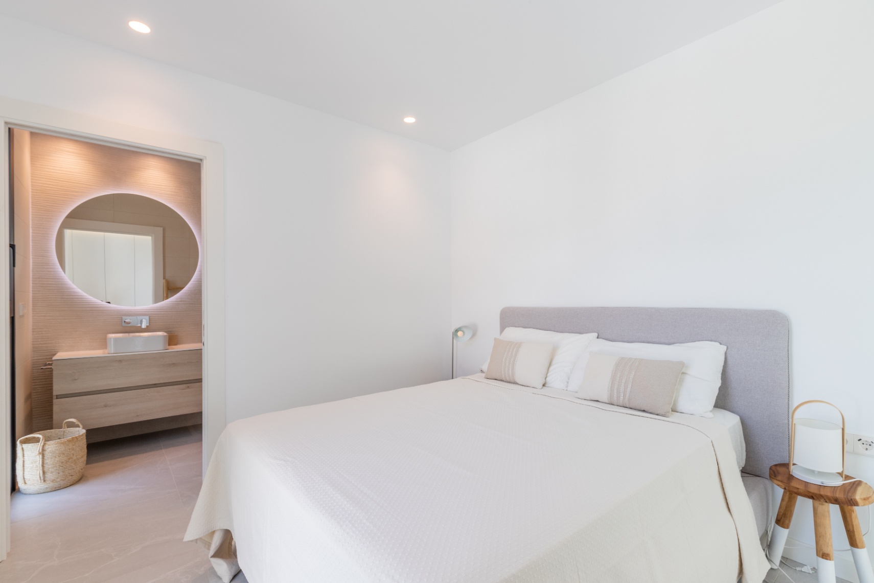  Chalet en venta directa con Plusvillas – C30341* – Villa con 4 dormitorios y 3 baños en Benissa, (Costa Blanca), zona Fustera Benissa 